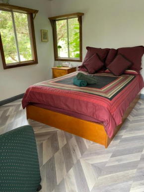 Hotels in Mooloolah Valley